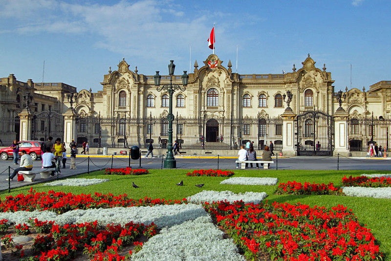 Peru-Lima-Palacio-de-Gobierno-Plaza-de-Armas-L